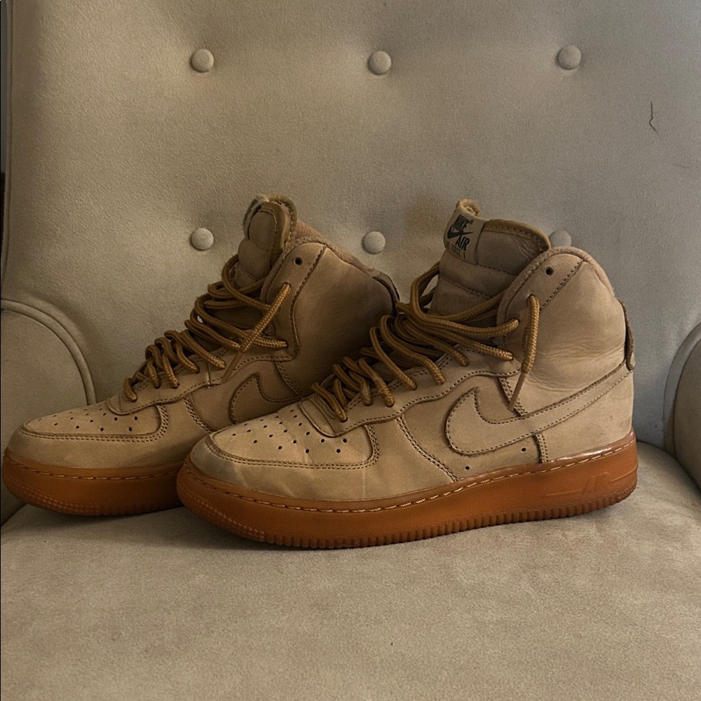 Nike Air Force 1 High Tops in Tan and Brown - Picture 2 of 6